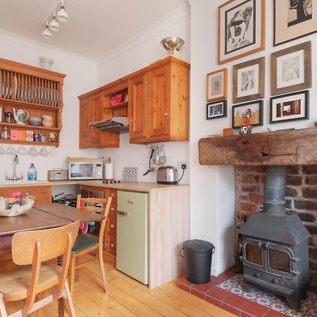 Cozy With Character Vibrant Cottage Style Flat At Leith Links Park Edinburgh Bagian luar foto